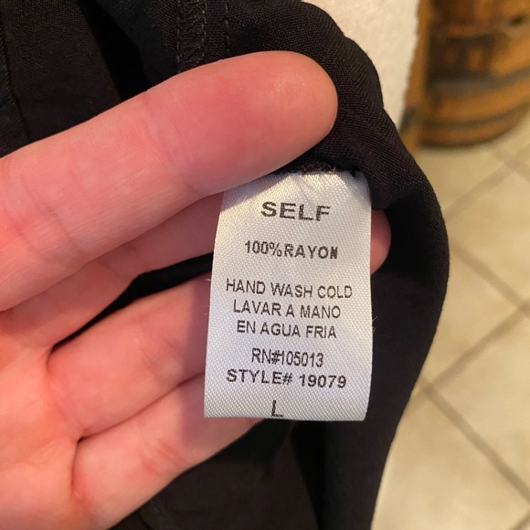 Savannah Jane L sleeveless embroidered top - Picture 2 of 4